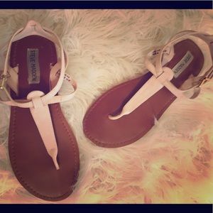 Steve Madden nude leather flat sandals